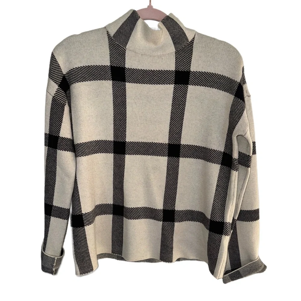 Vero Moda Women’s white and black turtle neck pullover sweater size small - Picture 3 of 8